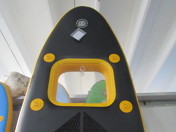 With clear window, it is very convenient to view the underwater scenery and situation through the window.